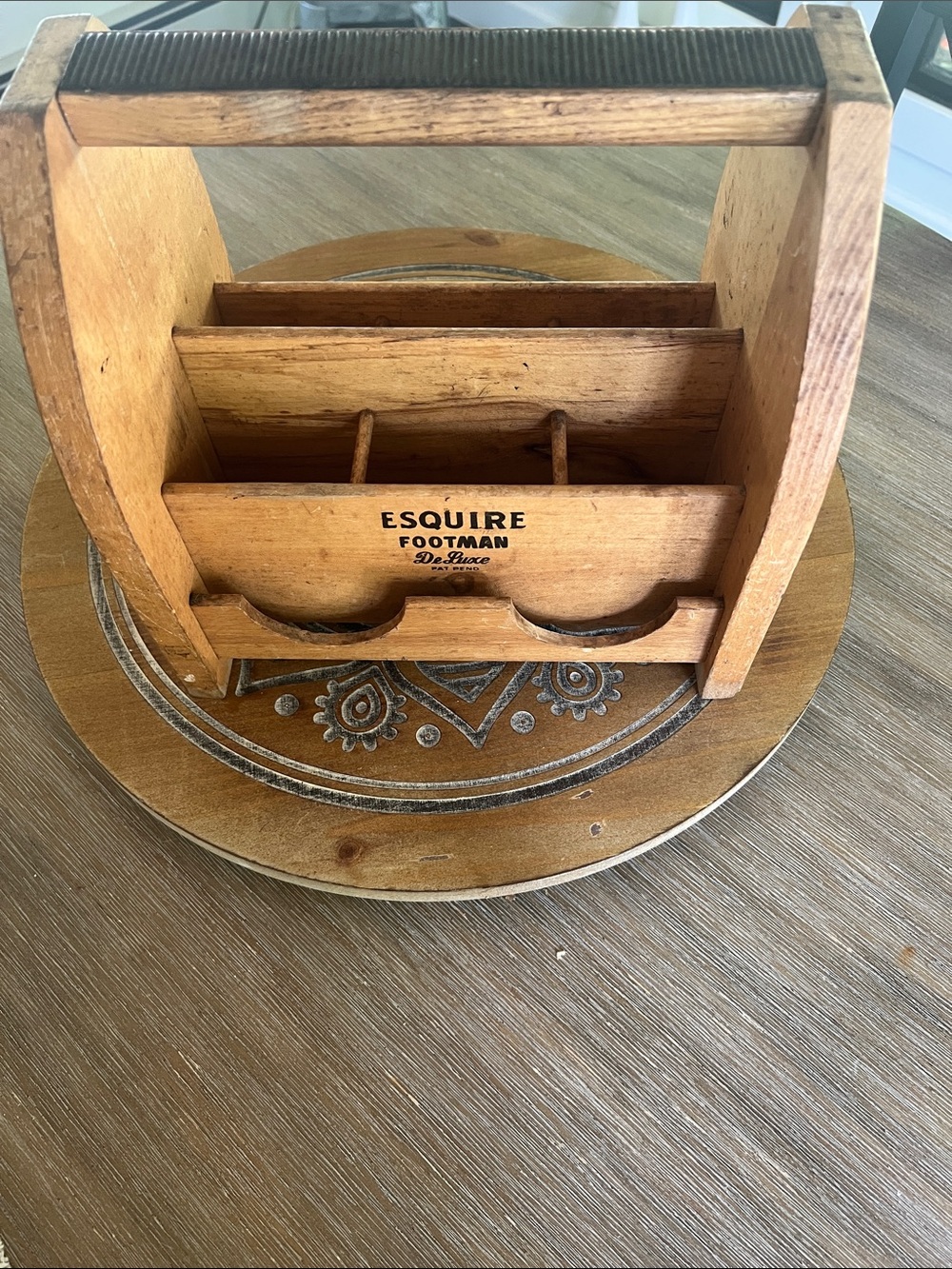 VINTAGE ESQUIRE FOOTMAN SHOE SHINE BOX. Natural Wood. Display, utensils,pencils